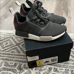 Adidas NMD R1 forest green Sneakers